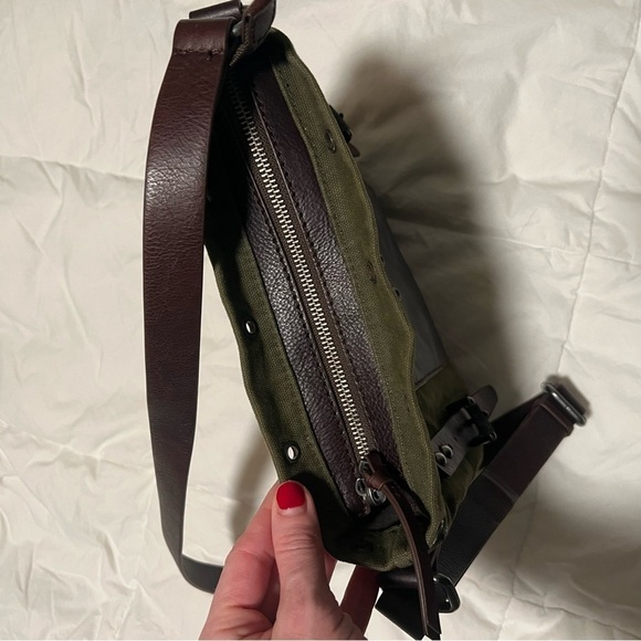 TREASURE & BOND Olive Green Canvas/ Brown Leather Messenger Crossbody Bag - Picture 6 of 9